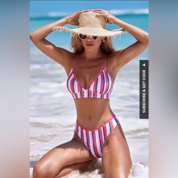 Cupshe Bikini Bralette & Cheeky Bottoms Set - Picture 4 of 7